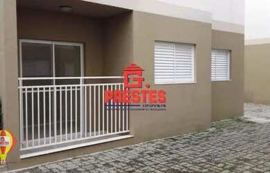 Imagem: O apartamento possui 2 Dormitórios, 1 Banheiro, 1 Vaga na garagem