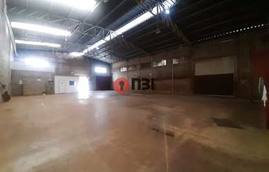 Imagem: O depósito possui 1.800m² de Área e está localizado em