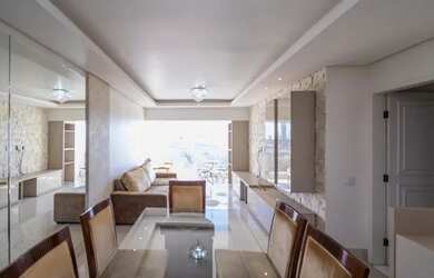 Imagem: O apartamento possui 3 Dormitórios, 2 Banheiros, 2 Vagas na