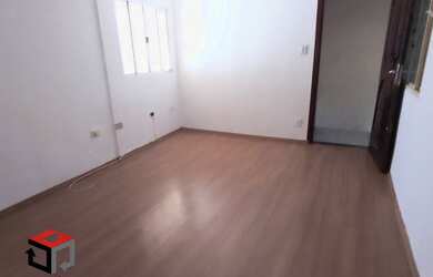 Imagem: A casa possui 2 Dormitórios, 3 Banheiros, 2 Vagas na garagem