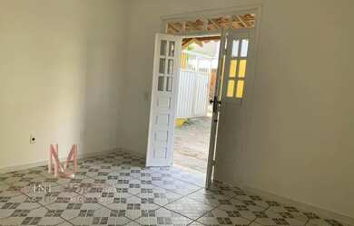 Imagem: A casa em condomínio para alugar possui 2 Dormitórios, 2 Banheiros