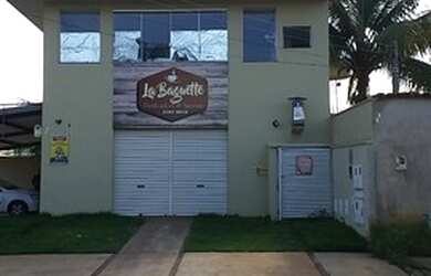 Imagem: A casa possui 2 Dormitórios, 2 Banheiros, 2 Vagas na garagem