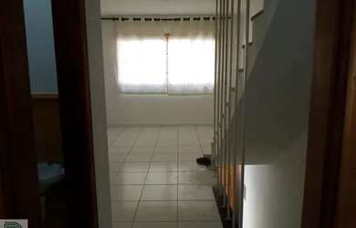 Imagem: A casa em condomínio possui 2 Dormitórios, 3 Banheiros, 2