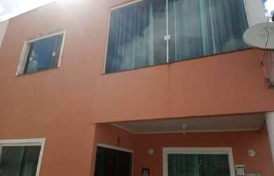 Imagem: A casa possui 3 Dormitórios, 2 Banheiros, 1 Vaga na garagem