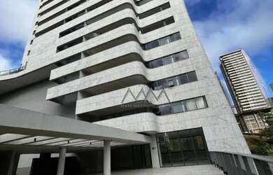 Imagem: O apartamento possui 4 Dormitórios, 3 Banheiros, 5 Vagas na