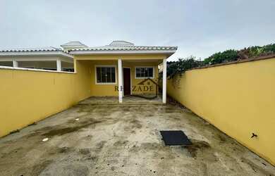 Imagem: A casa possui 3 Dormitórios, 2 Banheiros, 1 Vaga na garagem