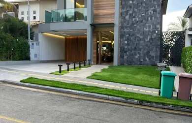 Imagem: A casa em condomínio possui 4 Dormitórios, 5 Banheiros, 4