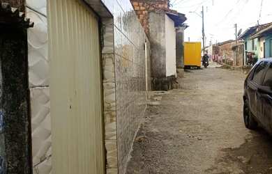 Imagem: A casa possui 2 Dormitórios, 2 Banheiros, 2 Vagas na garagem