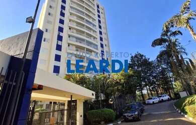 Imagem: O apartamento possui 3 Dormitórios, 1 Banheiro, 2 Vagas na