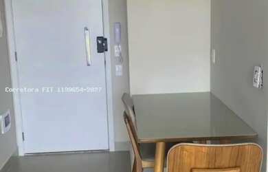 Imagem: O apartamento possui 1 Dormitório, 2 Banheiros, 1 Vaga na garagem