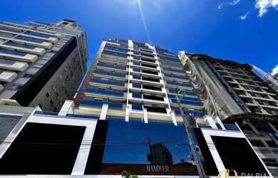 Imagem: O apartamento possui 3 Dormitórios, 3 Banheiros, 2 Vagas na