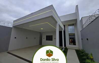 Imagem: A casa possui 3 Dormitórios, 3 Banheiros, 2 Vagas na garagem