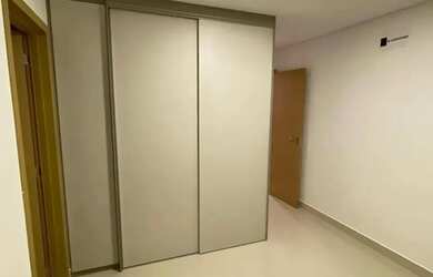 Imagem 14: Apartamento para aluguel possui 221 metros quadrados com 4 quartos