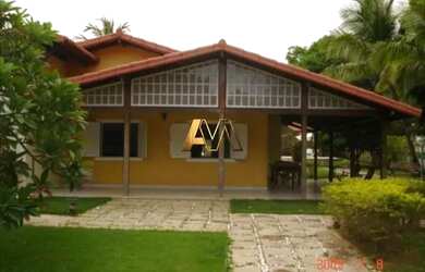 Imagem: A casa em condomínio possui 4 Dormitórios, 3 Banheiros, 5