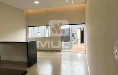 Imagem: A casa possui 2 Dormitórios, 2 Banheiros, 1 Vaga na garagem