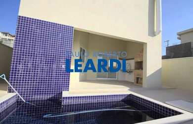 Imagem: A casa em condomínio possui 4 Dormitórios, 3 Banheiros, 2