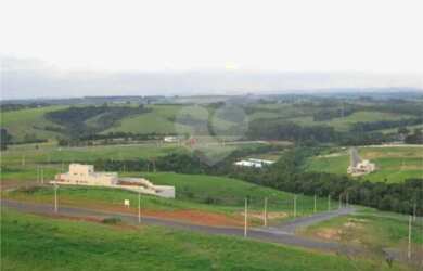 Imagem: O terreno possui 1.200m² de Área e está localizado em Parque