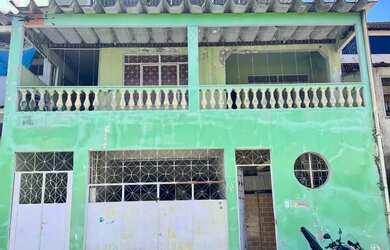 Imagem: A casa possui 3 Dormitórios, 2 Banheiros, 300m² de Área e