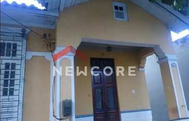 Imagem: A casa possui 3 Dormitórios, 1 Banheiro, 5 Vagas na garagem