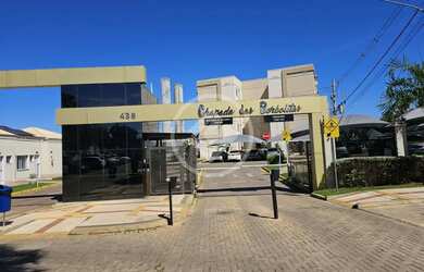 Imagem: O apartamento possui 2 Dormitórios, 1 Banheiro, 2 Vagas na