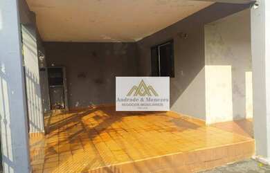 Imagem: A casa possui 3 Dormitórios, 3 Banheiros, 4 Vagas na garagem