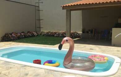 Imagem: A casa em condomínio possui 3 Dormitórios, 2 Banheiros, 3