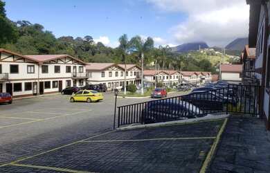 Imagem: A casa possui 2 Dormitórios, 2 Banheiros, 1 Vaga na garagem