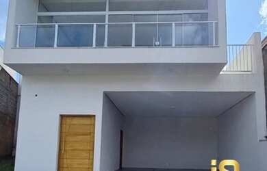 Imagem: A casa em condomínio possui 3 Dormitórios, 3 Banheiros, 5