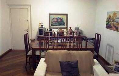 Imagem: O apartamento possui 3 Dormitórios, 1 Banheiro, 2 Vagas na