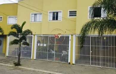 Imagem: A casa possui 2 Dormitórios, 1 Banheiro, 1 Vaga na garagem