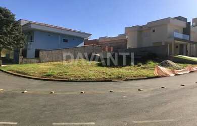 Imagem: O terreno possui 306m² de Área e está localizado em Roncáglia