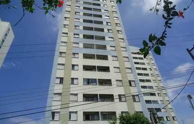 Imagem: O apartamento possui 3 Dormitórios, 1 Banheiro, 1 Vaga na garagem