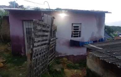 Imagem: A casa possui 1 Dormitório, 1 Banheiro, 10m² de Área e está