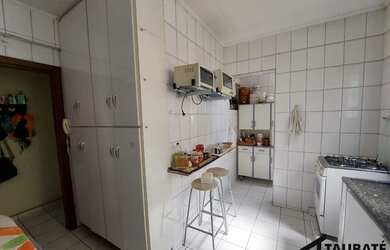 Imagem: O apartamento possui 4 Dormitórios, 3 Banheiros, 1 Vaga na