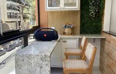 Imagem: O apartamento possui 3 Dormitórios, 2 Banheiros, 2 Vagas na