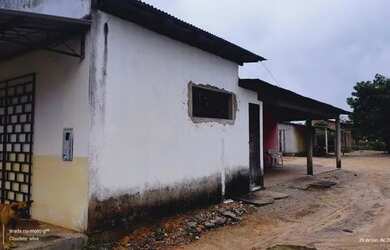 Imagem: A casa possui 5 Dormitórios, 3 Banheiros, 750m² de Área e