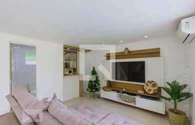 Imagem: A casa em condomínio possui 3 Dormitórios, 4 Banheiros, 2