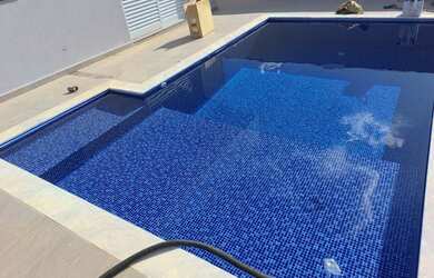 Imagem: A casa em condomínio para alugar possui 3 Dormitórios, 1 Banheiro