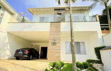 Imagem: A casa em condomínio possui 5 Dormitórios, 5 Banheiros, 4