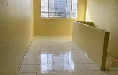 Imagem: A casa possui 1 Dormitório, 1 Banheiro e está localizado