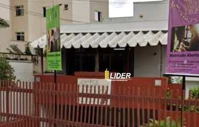 Imagem: A casa possui 4 Dormitórios, 3 Banheiros, 2 Vagas na garagem