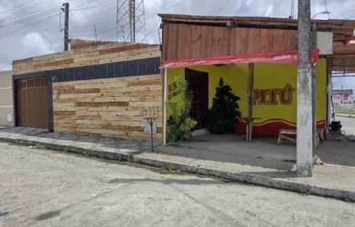 Imagem: A casa possui 2 Dormitórios, 3 Banheiros e está localizado