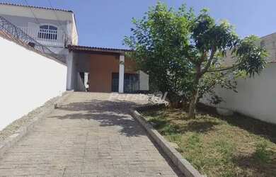 Imagem: A casa possui 3 Dormitórios, 1 Banheiro, 100m² de Área e