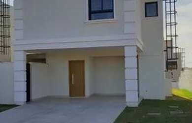 Imagem: A casa em condomínio possui 4 Dormitórios, 4 Banheiros, 4