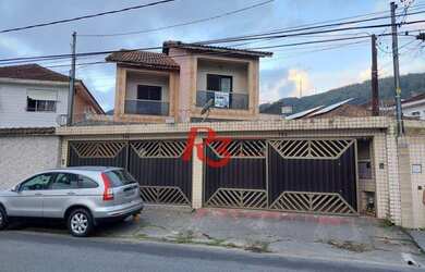 Imagem: A casa possui 3 Dormitórios, 4 Banheiros, 2 Vagas na garagem