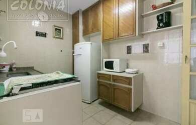 Imagem: O apartamento possui 3 Dormitórios, 1 Banheiro, 1 Vaga na garagem