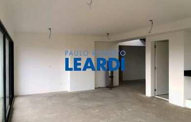 Imagem: O apartamento na cobertura possui 1 Dormitório, 1 Banheiro