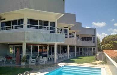 Imagem: A casa possui 5 Dormitórios, 5 Banheiros, 5 Vagas na garagem