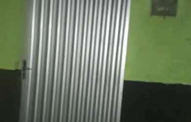 Imagem: A casa possui 1 Dormitório, 1 Banheiro e está localizado