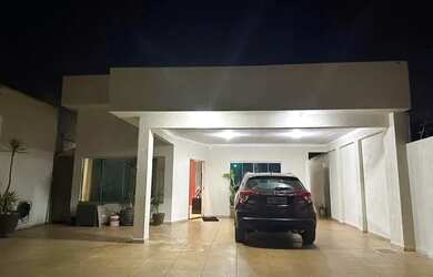 Imagem: A casa em condomínio possui 4 Dormitórios, 4 Banheiros, 4